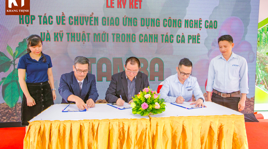 LỄ KÝ KẾT ” HỢP TÁC VỀ CHUYỂN GIAO ỨNG DỤNG TRONG CÔNG NGHỆ CAO VÀ KỸ THUẬT MỚI TRONG CANH TÁC CÀ PHÊ ”